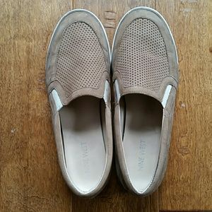 7M Nine West Beige Leather Slip Ons
